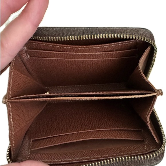 Louis Vuitton Gold Zippy Coin Purse / Credit Card Holder - Picture 2 of 8